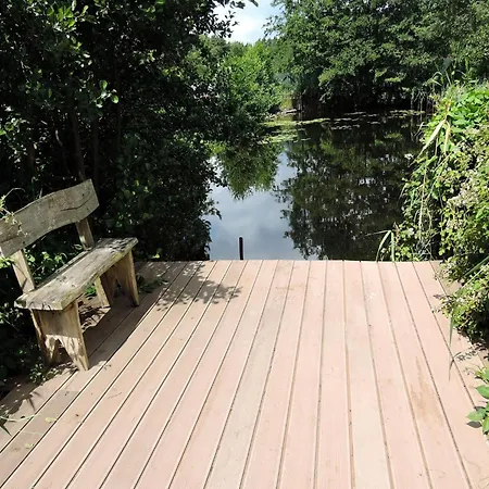 Сasa de vacaciones Lakeside Haven In The Heart Of Wolin *